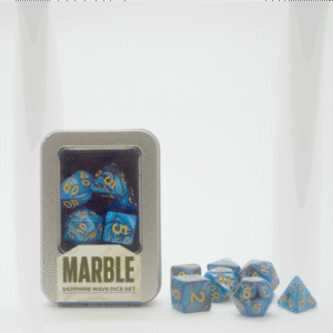Kit de Dados Buro Marble Sapphire Wave com dados de RPG azuis e dourados em lata metálica.