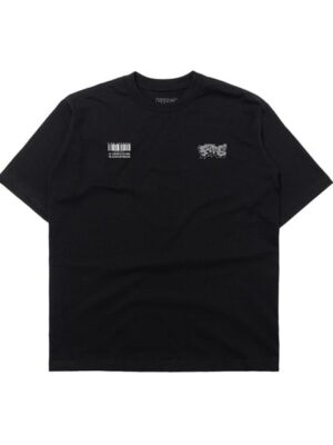 Camiseta Oversized Grey Piece Preto da Fire Apparel – vista frontal com código de barras e estampa Fire