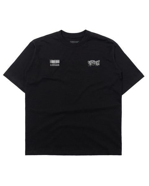 Camiseta Oversized Grey Piece Preto da Fire Apparel – vista frontal com código de barras e estampa Fire
