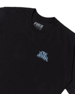 Zoom na estampa da frente da Camiseta Premium Streetwear Hand Letter Preta da Fire Apparel