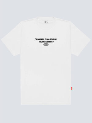 Camiseta básica Chronic modelo 4431 na cor branco anil, com estampa pequena centralizada no peito com o nome da marca.