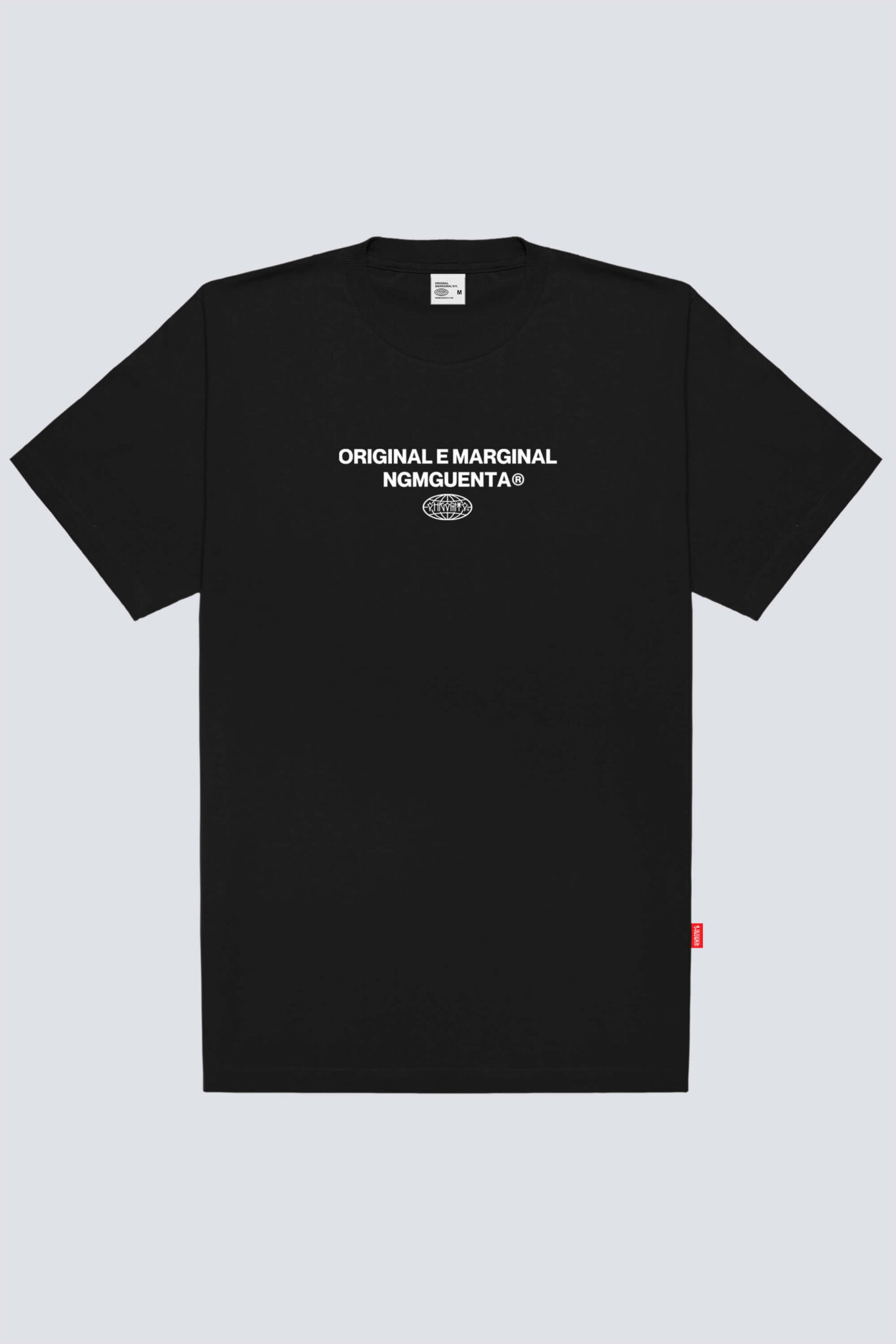 Camiseta básica Chronic modelo 4431 na cor preto reativo, com estampa pequena centralizada no peito com o nome da marca.