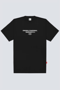 Camiseta básica Chronic modelo 4431 na cor preto reativo, com estampa pequena centralizada no peito com o nome da marca.