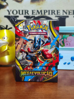 Caixa do Combo de Booster Pokémon TCG Mega Evolução 1 Copag inclinada mostrando frente e lateral