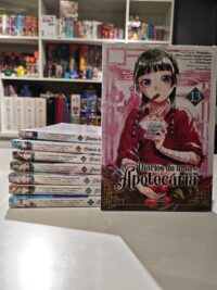 Volume 2 do mangá Diários de uma Apotecária em destaque na vertical, com os volumes 1 e 3 deitados em pilha ao fundo, mostrando claramente os números das edições nas capas e a protagonista Maomao em ilustrações características da série.